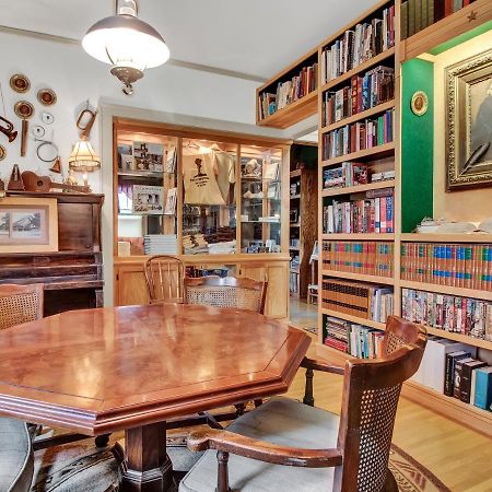 Robins Nest Bed & Breakfast Cody Bagian luar foto