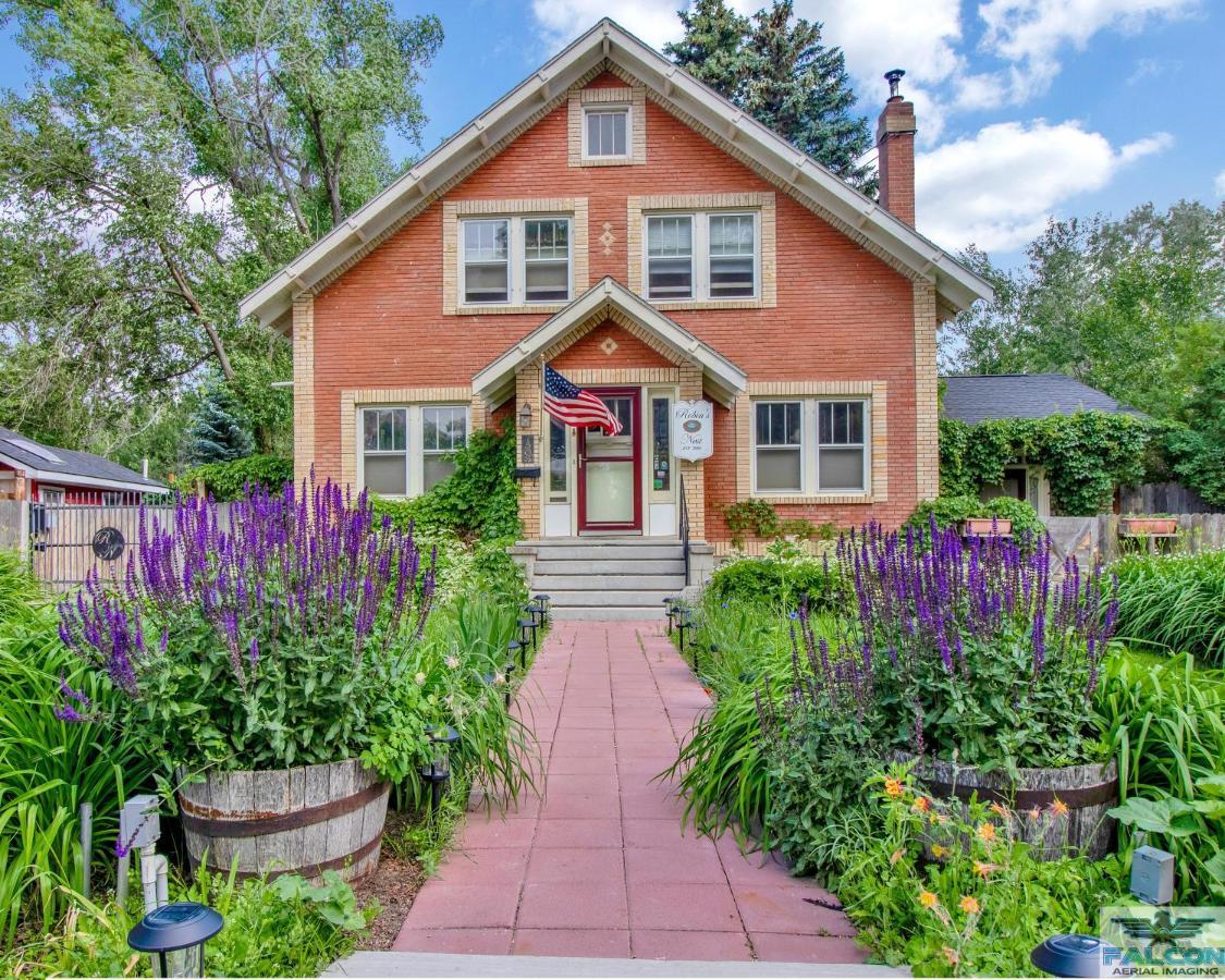 Robins Nest Bed & Breakfast Cody Bagian luar foto
