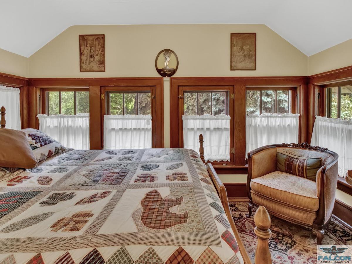 Robins Nest Bed & Breakfast Cody Bagian luar foto